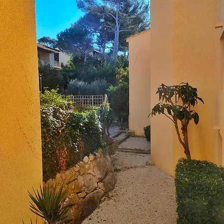 Avec Terrasse Vue Mer, Proximite Plage, Place Parking *