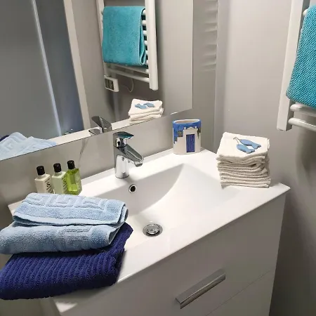 Avec Terrasse Vue Mer, Proximite Plage, Place Parking *