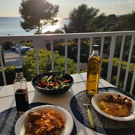 Appartement Avec Terrasse Vue Mer, Proximite Plage, Place Parking