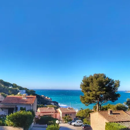 Avec Terrasse Vue Mer, Proximite Plage, Place Parking *