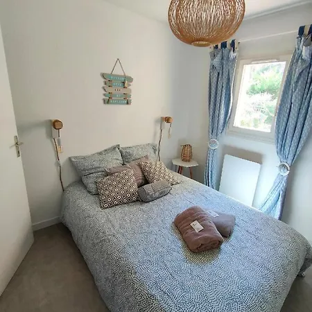 Avec Terrasse Vue Mer, Proximite Plage, Place Parking *