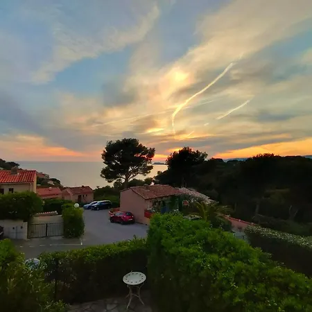 Appartement Avec Terrasse Vue Mer, Proximite Plage, Place Parking Sanary-sur-Mer